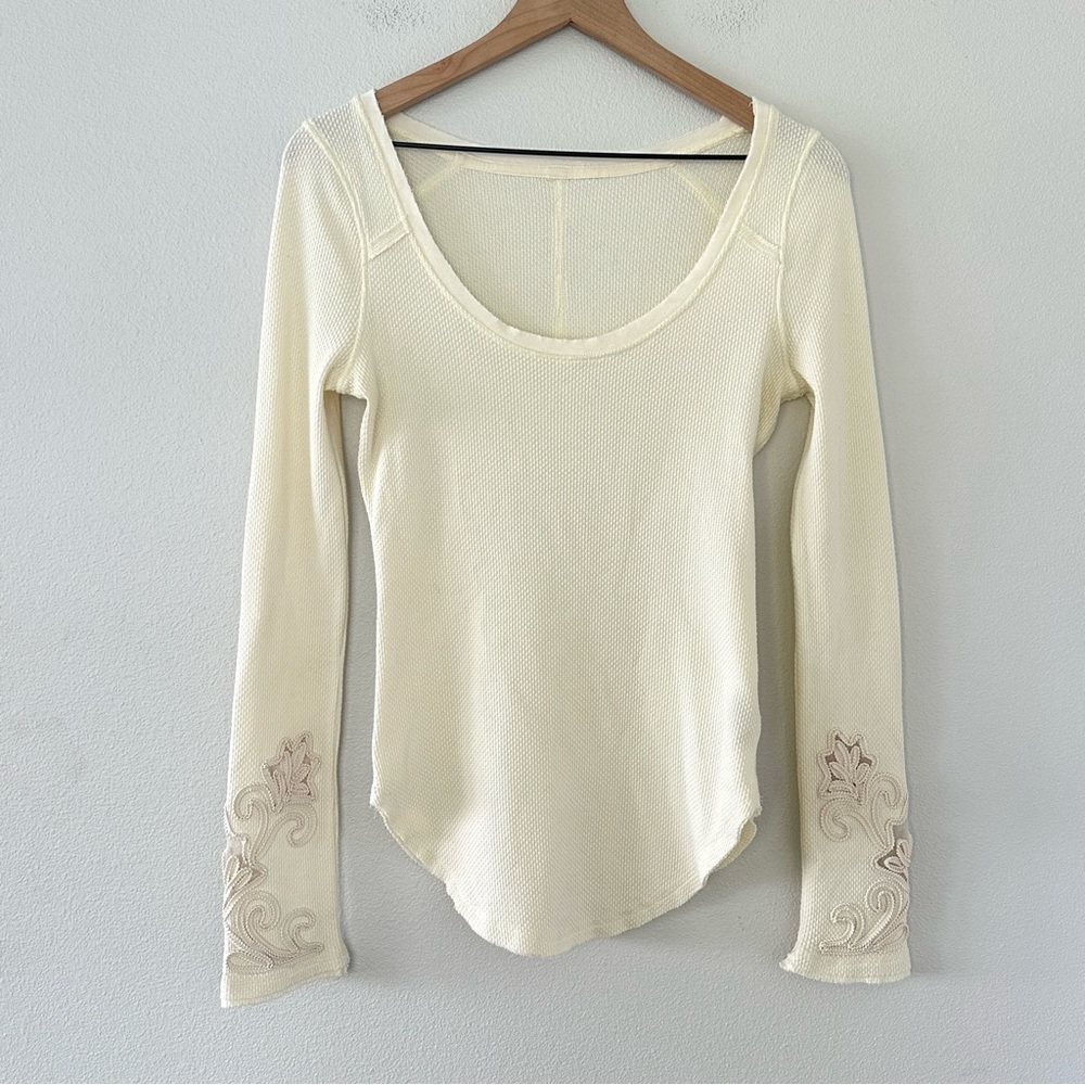 Free People Masquerade Cuff Lace Thermal Top Sz L Cream Boho Embellished Waffle - Picture 2 of 12